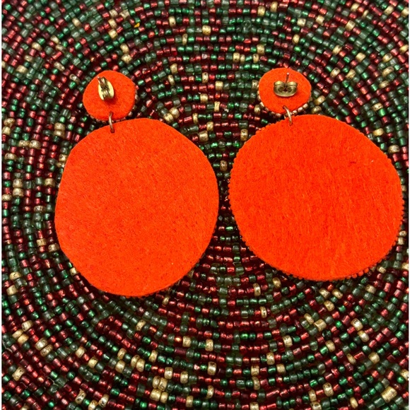 🩵BASKETBALL BEADED EARRINGS🩵 - Picture 3 of 7